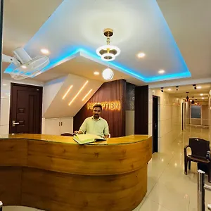  Hotel Priya India